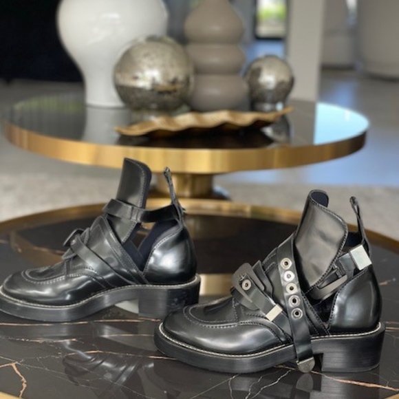 Balenciaga - Picture 1 of 5